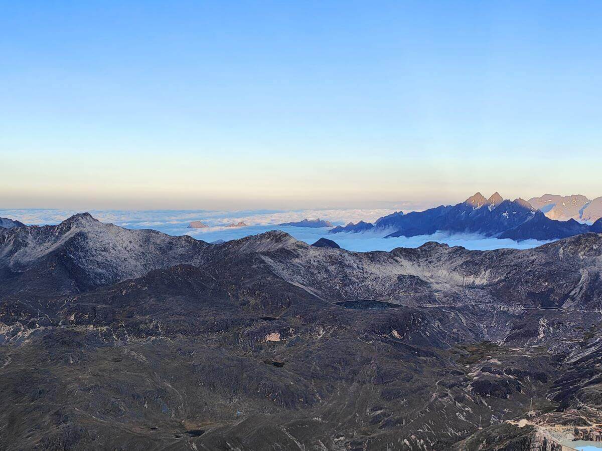 les montagnes de la cordillère royale