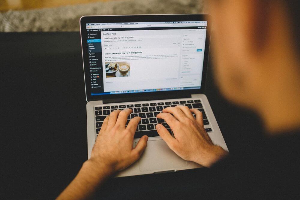 Personne sur son site WordPress